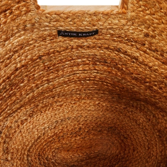 Printed Straw Tote - Picture 5 of 7